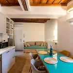 Labanca's Luxury Navona 2 *