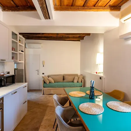 Labanca's Luxury Navona 2 *